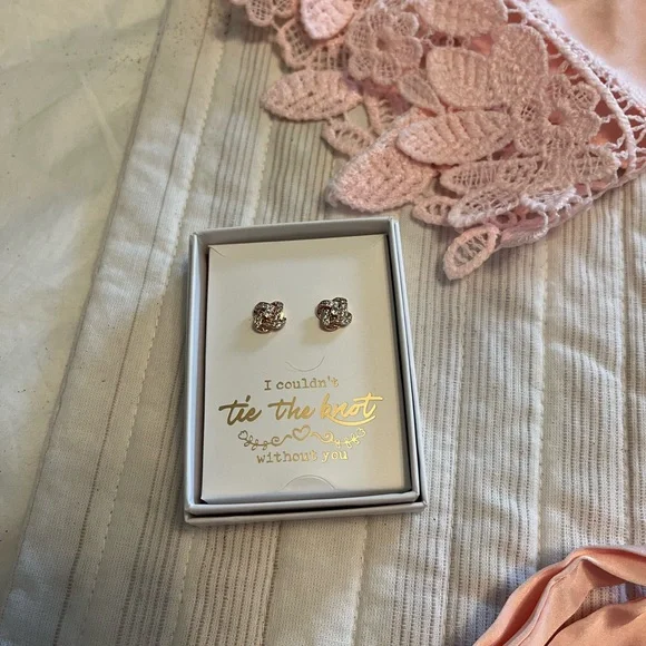 Bridesmaid Bundle - Pink Lace Trim Satin Robe - Picture 3 of 5